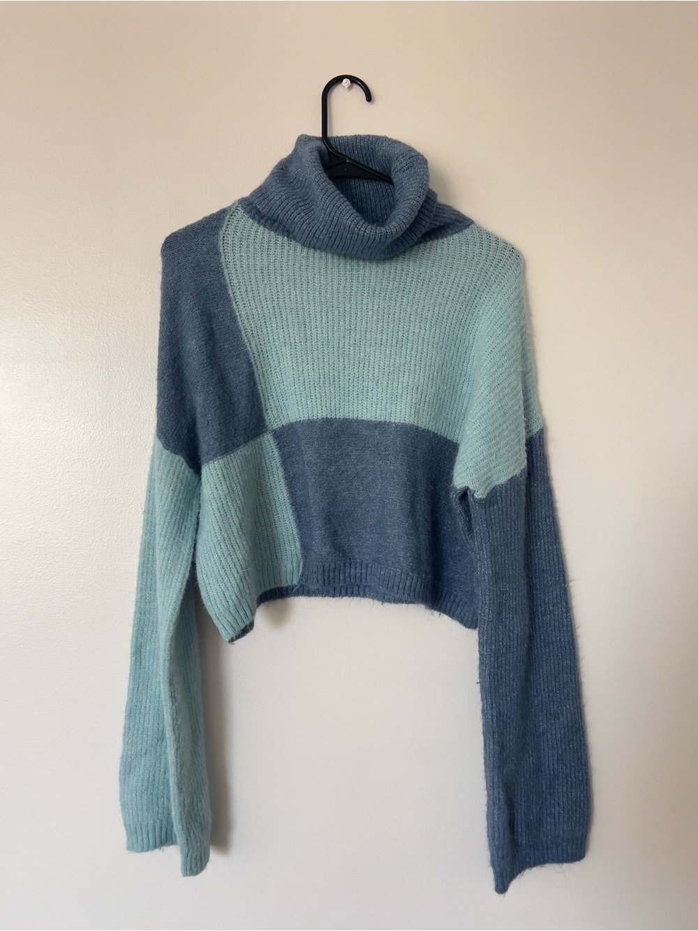 Colorblock Turtleneck